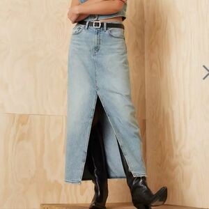 Levi's Premium Ankle Column Denim Skirt With Front Slit Size 26